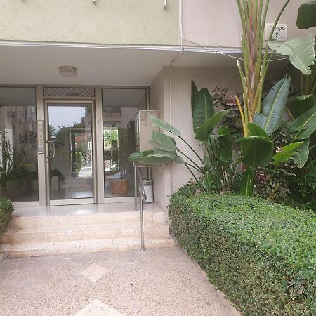 Belle Chambre Confortable Bed and Breakfast Netanya Exteriör bild