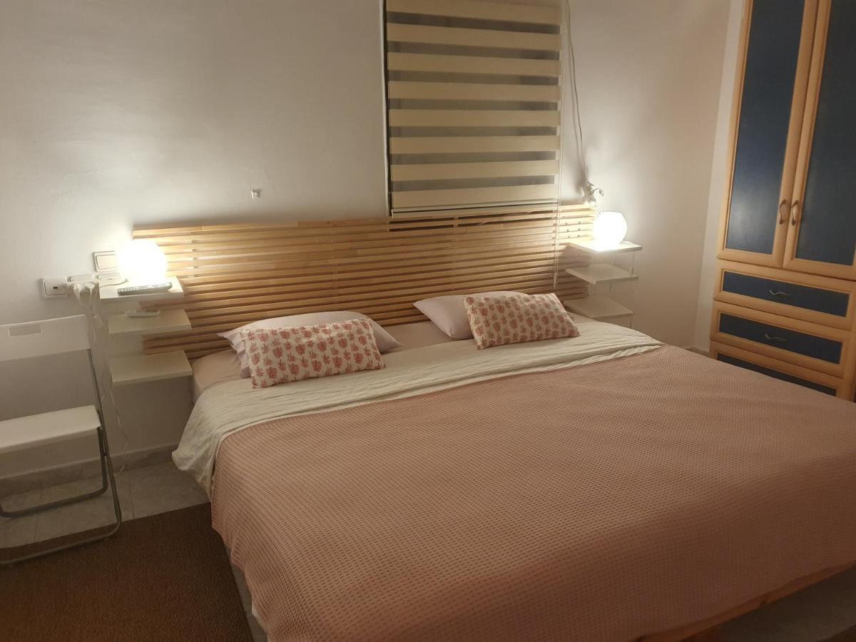 Belle Chambre Confortable Bed and Breakfast Netanya Exteriör bild